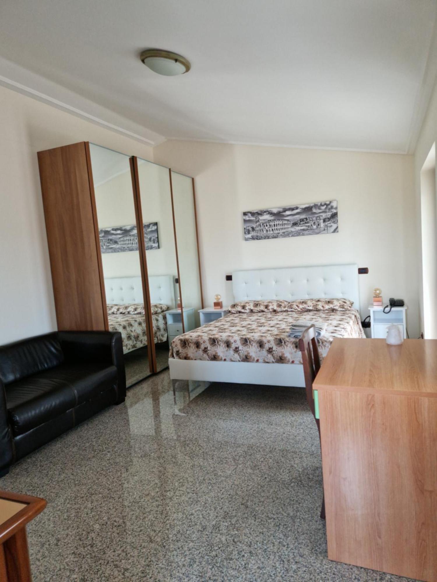 Hotel Castelbarco House B Rom Exterior foto